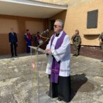 03.09.2021. Sandomierz. Uczczono pamięć mieszkańców, którzy zginęli podczas pierwszych nalotów. Na zdjęciu ks .Marek Flis proboszcz parafii w Nadbrzeziu / Grażyna Szlęzak-Wójcik / Radio Kielce