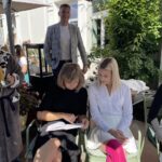 04.09.2021. Sandomierz. Narodowe Czytanie. Na zdjęciu (w drugim rzędzie, od lewej): pan i pani Dulska: Barbara Chmielewska - Miejska Biblioteka Publiczna i Marcin Marzec - burmistrz Sandomierza / Grażyna Szlęzak-Wójcik / Radio Kielce