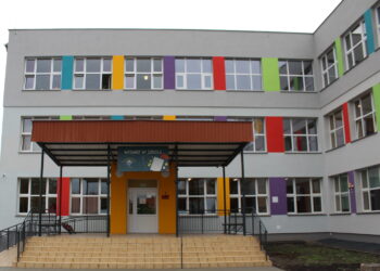 Szkoła Podstawowa numer 2 w Busku-Zdroju po gruntownej modernizacji / Marta Gajda / Radio Kielce