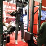 10.09.2021. Kielce. MSPO. Symulator dla spadochroniarzy / Jarosław Kubalski / Radio Kielce