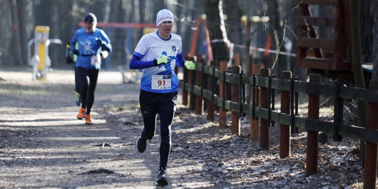 08.02.2020 Kielce. Las Stadion. Bieg w 40. rocznicę zdobycia Mount Everestu zimą / Jarosław Kubalski / Radio Kielce