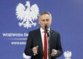 27.05.2021 Kielce. Konferencja na zakończenie działalności szpitala tymczasowego w Targach Kielce. Wojewoda Zbigniew Koniusz / Jarosław Kubalski / Radio Kielce