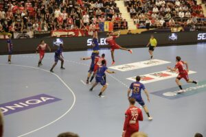 16.09.2021. Bukareszt, EHF Liga Mistrzów. Mecz Dynamo Bukareszt - Łomża Vive Kielce / Arkadiusz Miller / Radio Kielce