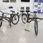 06.09.2021 Kielce. Wystawa militariów na dworcu autobusowym / Jarosław Kubalski / Radio Kielce