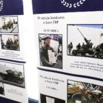 06.09.2021 Kielce. Wystawa militariów na dworcu autobusowym / Jarosław Kubalski / Radio Kielce