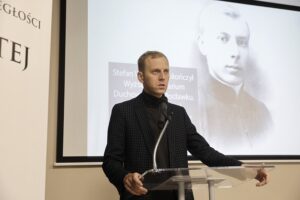 09.09.2021 Kielce. Przystanek Historia IPN. Wernisaż wystawy " Prymas Tysiąclecia Stefan Wyszyński ". Wykład przybliżający losy prymasa Wyszyńskiego wygłosił dr Michał Zawisza / Jarosław Kubalski / Radio Kielce