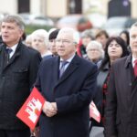 19.09.2021 Chęciny. 30 lecie samorządu terytorialnego. Na zdjęciu od lewej: przewodniczący sejmiku Andrzej Pruś, poseł Prawa i Sprawiedliwości Krzysztof Lipiec i burmistrz Robert Jaworski / Jarosław Kubalski / Radio Kielce