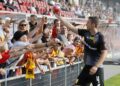 18.07.2021. Kielce. Prezentacja zawodników Korony Kielce w nowych strojach. Na zdjęciu Piotr Malarczyk  / Jarosław Kubalski / Radio Kielce
