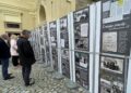 26.09.2021. Koprzywnica. Otwarcie wystawy „…ksiądz musi zaprzestać. Życie i działalność księdza Romana Kotlarza” / Emilia Sitarska / Radio Kielce