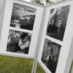 24.09.2021. Tokarnia. Muzeum Wsi Kieleckiej. Wystawa "Portret zapomnianej prowincji kieleckiej. Pierściński, Buczkowski, Gajewski" / Wiktor Taszłow / Radio Kielce