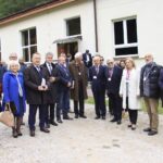 20.09.2021. Miedzianka. Odsłonięcie pamiątkowej tablicy upamiętniającej braci Łaszczyńskich / Sebastian Kalwat / Radio Kielce