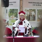 25.09.2021. Kielce. Odsłonięcie muralu z wizerunkiem płk. Jana Piwnika „Ponurego”. Na zdjęciu: prof. Jolanta Góral-Półrola - rektor Staropolskiej Szkoły Wyższej / Wiktor Taszłow / Radio Kielce