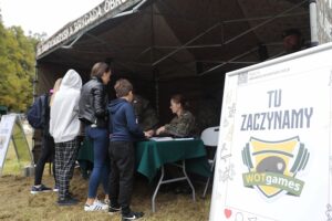 26.09.2021. Chęciny. Rodzinny piknik sportowy WOTGames / Wiktor Taszłow / Radio Kielce