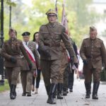 26.09.2021. Kielce. Obchody 82. rocznicy utworzenia Polskiego Państwa Podziemnego. Na zdjęciu (w środku): Dionizy Krawczyński - prezes Stowarzyszenia Rekonstrukcji Historycznych Jodła / Wiktor Taszłow / Radio Kielce