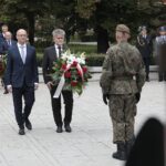 26.09.2021. Kielce. Obchody 82. rocznicy utworzenia Polskiego Państwa Podziemnego. Na zdjęciu (od lewej): Piotr Wawrzyk - wiceminister spraw zagranicznych, senator Krzysztof Słoń / Wiktor Taszłow / Radio Kielce