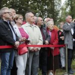 26.09.2021. Jędrzejów. Odsłonięcie tablicy poświęconej Kornelowi Morawieckiemu / Wiktor Taszlow / Radio Kielce