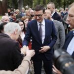 26.09.2021. Jędrzejów. Odsłonięcie tablicy poświęconej Kornelowi Morawieckiemu. Na zdjęciu: Mateusz Morawiecki - premier rządu / Wiktor Taszlow / Radio Kielce