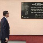 26.09.2021. Nawarzyce. Obchody 100. rocznicy powstania OSP. Odsłonięcie tablicy upamiętniającej założycieli jednostki oraz tablicy poświęconej Kornelowi Morawieckiemu. Na zdjęciu: Mateusz Morawiecki - premier rządu / Wiktor Taszłow / Radio Kielce