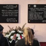 26.09.2021. Nawarzyce. Obchody 100. rocznicy powstania OSP. Odsłonięcie tablicy upamiętniającej założycieli jednostki oraz tablicy poświęconej Kornelowi Morawieckiemu / Wiktor Taszłow / Radio Kielce