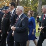 26.09.2021. Nawarzyce. Obchody 100. rocznicy powstania OSP. Na zdjęciu (od lewej): Dominik Łukasik - burmistrz Wodzisławia, Mateusz Morawiecki - premier rządu, poseł Krzysztof Lipiec, Anna Krupka - wiceminister kultury, dziedzictwa narodowego i sportu, Zbigniew Koniusz - wojewoda świętokrzyski / Wiktor Taszłow / Radio Kielce