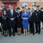 26.09.2021. Nawarzyce. Obchody 100. rocznicy powstania OSP. Na zdjęciu (od lewej): Dominik Łukasik - burmistrz Wodzisławia, Mateusz Morawiecki - premier rządu, Anna Krupka - wiceminister kultury, dziedzictwa narodowego i sportu, Zbigniew Koniusz - wojewoda świętokrzyski / Wiktor Taszłow / Radio Kielce