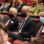 27.09.2021. Kielce. Inauguracja kampanii #świętokrzyskieNIEhejtuje. Na zdjęciu (od lewej): prof. Stanisław Głuszek - rektor UJK, Krzysztof Lipiec - prezes świętokrzyskich struktur PiS, Adam Niedzielski - minister Zdrowia i Marek Bogusławski - wicemarszałek województwa świętokrzyskiego / Wiktor Taszłow / Radio Kielce