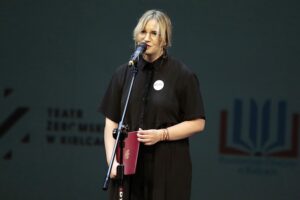 27.09.2021. Kielce. Inauguracja kampanii #świętokrzyskieNIEhejtuje. Na zdjęciu: Aleksandra Niemczyk - Sztuka Łączenia / Wiktor Taszłow / Radio Kielce