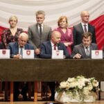 27.09.2021. Chmielnik. Uroczysta sesja rady gminy oraz podpisanie z sąsiednimi gminami porozumienia o współpracy / Wiktor Taszłow / Radio Kielce