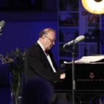 29.09.2021. Warszawa. Zamek Ujazdowski. Koncert Muzyki Polskiej promujący Międzynarodowy Festiwal Muzyczny im. Krystyny Jamróz w Busku-Zdroju. Na zdjęciu: Artur Jaroń - dyrektor artystyczny festiwalu / Wiktor Taszłow / Radio Kielce