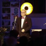 29.09.2021. Warszawa. Zamek Ujazdowski. Koncert Muzyki Polskiej promujący Międzynarodowy Festiwal Muzyczny im. Krystyny Jamróz w Busku-Zdroju. Na zdjęciu: Artur Jaroń - dyrektor artystyczny festiwalu / Wiktor Taszłow / Radio Kielce