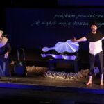 10.09.2021. Kielce. Teatr im. Stefana Żeromskiego. Spektakl „Dziewczyna ze strunami” / Wiktor Taszłow / Radio Kielce