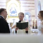 10.09.2021. Wąchock. Ślub Magdaleny Chojnackiej i Marka Materka / Wiktor Taszłow / Radio Kielce