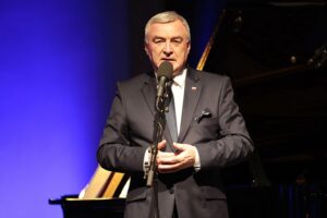 29.09.2021. Warszawa. Zamek Ujazdowski. Koncert Muzyki Polskiej promujący Międzynarodowy Festiwal Muzyczny im. Krystyny Jamróz w Busku-Zdroju. Na zdjęciu: Andrzej Bętkowski - marszałek województwa świętokrzyskiego / Wiktor Taszłow / Radio Kielce