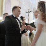 10.09.2021. Wąchock. Ślub Magdaleny Chojnackiej i Marka Materka / Wiktor Taszłow / Radio Kielce