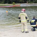 13.09.2021. Zalew Adrzejówka. Ćwiczenia: wypadek, pożar, pierwsza pomoc / Wiktor Taszłow / Radio Kielce