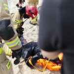 13.09.2021. Zalew Adrzejówka. Ćwiczenia: wypadek, pożar, pierwsza pomoc / Wiktor Taszłow / Radio Kielce