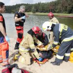 13.09.2021. Zalew Adrzejówka. Ćwiczenia: wypadek, pożar, pierwsza pomoc / Wiktor Taszłow / Radio Kielce