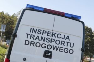 14.09.2021. Miedziana Góra. Kontrole Inspekcji Transportu Drogowego / Wiktor Taszłow / Radio Kielce