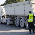 14.09.2021. Miedziana Góra. Kontrole Inspekcji Transportu Drogowego / Wiktor Taszłow / Radio Kielce