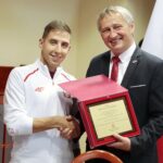 15.09.2021. Kielce. Spotkanie wojewody świętokrzyskiego z paraolimpijczykami. Na zdjęciu (od lewej): Maksym Chudzicki, Zbigniew Koniusz - wojewoda świętokrzyski / Wiktor Taszłow / Radio Kielce