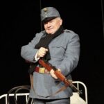 21.09.2021. Kielce. „Nazywam się Szwejk. Józef Szwejk” monodram Mirosława  Bielińskiego z Teatru TeTaTeT / Wiktor Taszłow / Radio Kielce