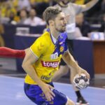 23.09.2021. Kielce. 2. kolejka Ligi Mistrzów: Łomża Vive Kielce - Telekom Veszprem. Na zdjęciu: Alex Dujszebjew / Wiktor Taszłow / Radio Kielce