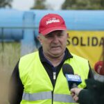 24.09.2021. Kielce. "Solidarni z Turowem" - baner umieszczony na ogrodzeniu Elektrociepłowni / Wiktor Taszłow / Radio Kielce