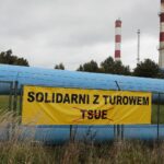24.09.2021. Kielce. "Solidarni z Turowem" - baner umieszczony na ogrodzeniu Elektrociepłowni / Wiktor Taszłow / Radio Kielce
