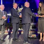 10.09.2021. Starachowice. Rozdanie Świętokrzyskich Nagród Muzealnych im. Tadeusza Włoszka. Na zdjęciu (od lewej): Krzysztof Lipiec - prezes świętokrzyskich struktur PiS, Andrzej Pruś - przewodniczący Sejmiku Województwa Świętokrzyskiego, Marek Bogusławski - członek zarządu województwa i dr Justyna Dziadek - Muzeum Regionalne w Pińczowie / Anna Głąb / Radio Kielce