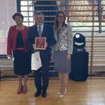 03.09.2021. Ostrowiec Św. Inauguracja roku sportowego w Szkole Mistrzostwa Sportowego. Na zdjęciu (od lewej): Marzena Dębniak - starosta ostrowiecki, Andrzej Kryj - poseł PiS, Anna Trojanowska - dyrektor Szkoły Mistrzostwa Sportowego w Ostrowcu Św. / Emilia Sitarska / Radio Kielce