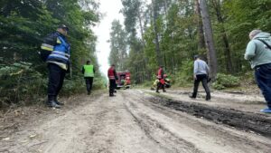 16.09.2021. Ostrowiec Świętokrzyski. Ćwiczenia strażaków na terenie leśnictwa Zwierzyniec / Emilia Sitarska / Radio Kielce