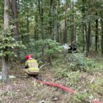 16.09.2021. Ostrowiec Świętokrzyski. Ćwiczenia strażaków na terenie leśnictwa Zwierzyniec / Emilia Sitarska / Radio Kielce