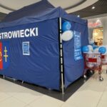 08.09.2021. Ostrowiec Św. Punkt szczepień w galerii handlowej / Emilia Sitarska / Radio Kielce