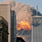 11.09.2001. Nowy Jork. Południowa wieża WTC tuż po uderzeniu samolotu / Wikipedia